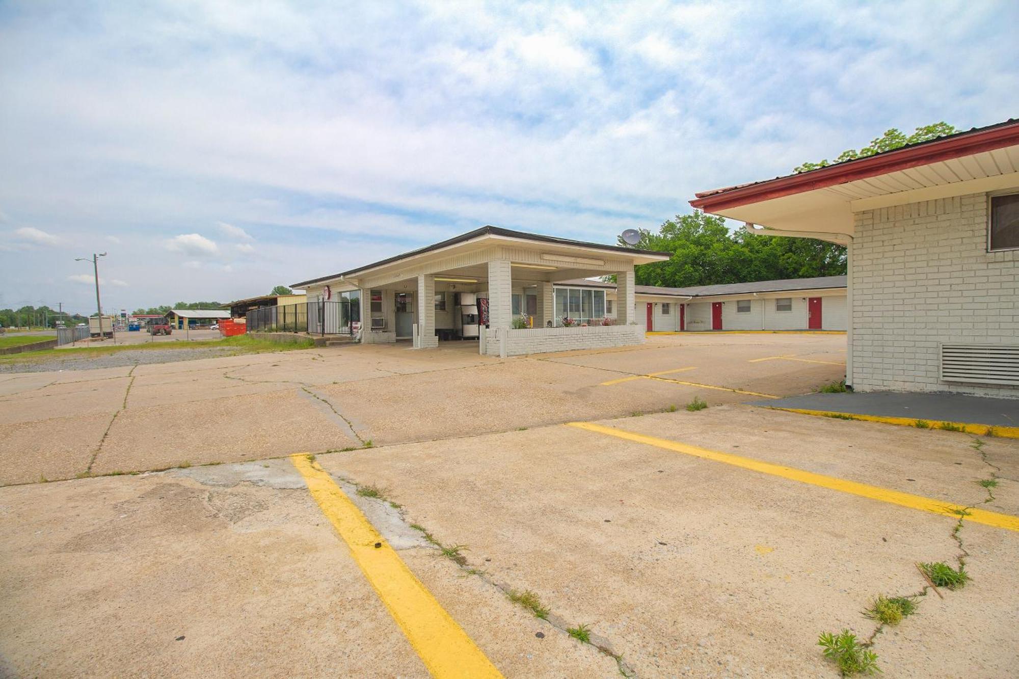 Oyo Hotel Mcalester Ok S Main St Exterior foto