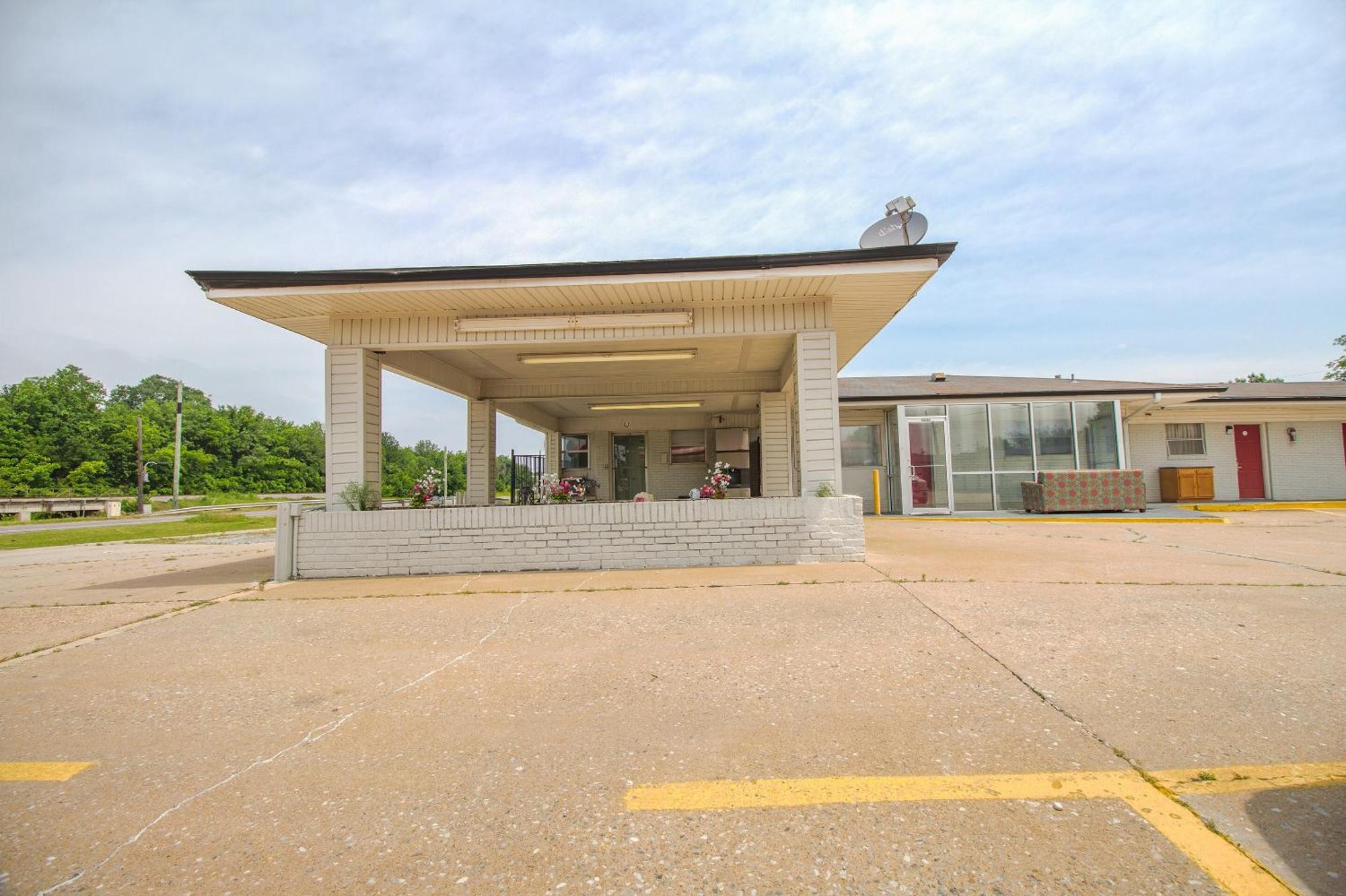 Oyo Hotel Mcalester Ok S Main St Exterior foto